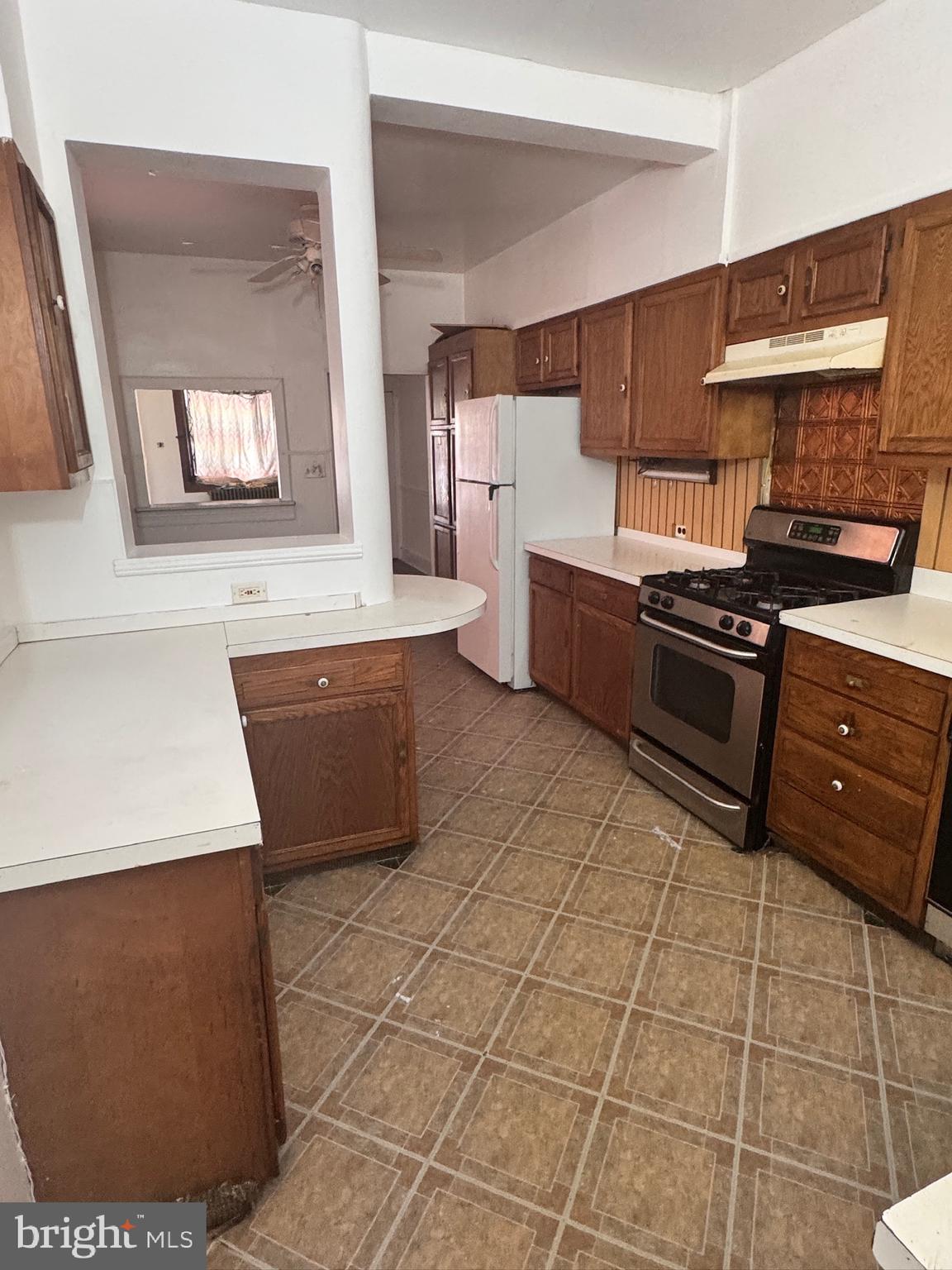 251 North Robinson Street Philadelphia, PA 19139 - Photo 7 of 13 Kitcheb