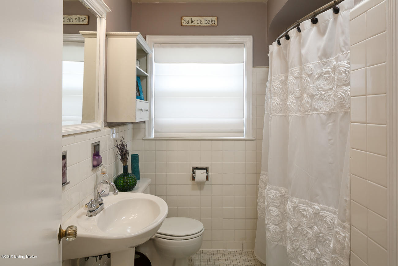 3608 Hughes Road Louisville, KY 40207 - Photo 14 of 23 RealTourCast _ Family Realty _ Hughes (1