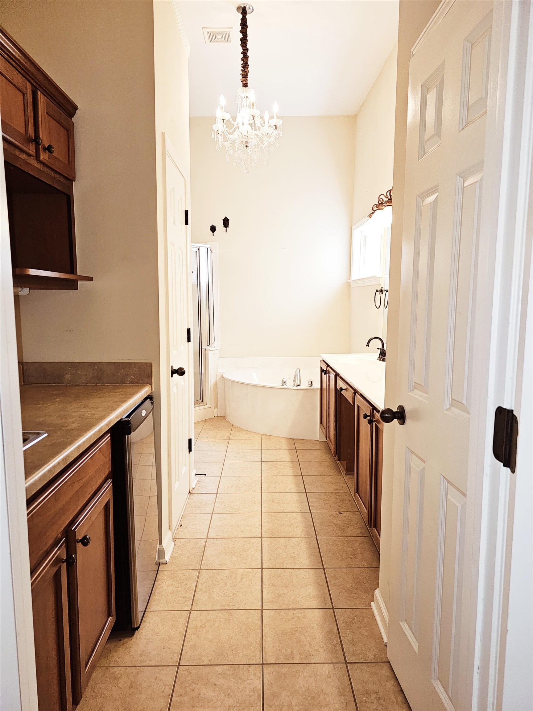 1832 North Houston Levee Road Cordova, TN 38016 - Photo 17 of 23 a hallway with cabinets
