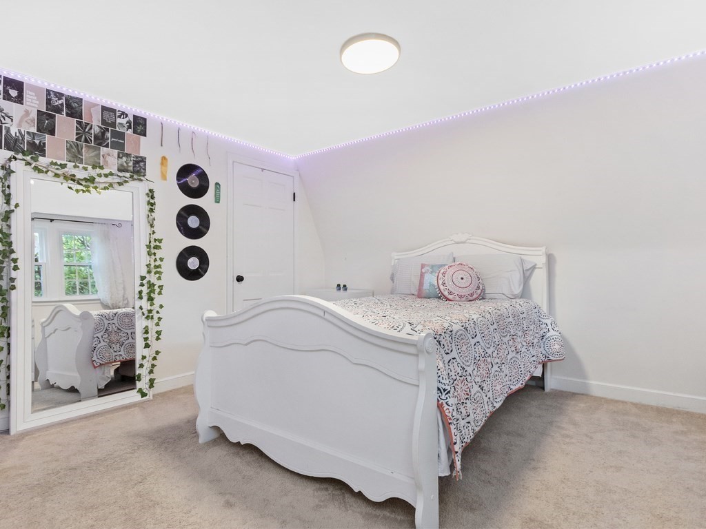 152 Conant Road Westwood, MA 02090 - Photo 17 of 40 Gallery Image 17