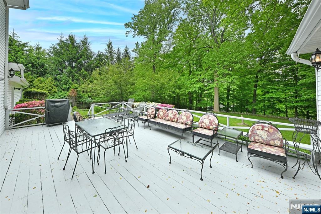16 Knollwood Road Upper Saddle River, NJ 07458 - Photo 34 of 43