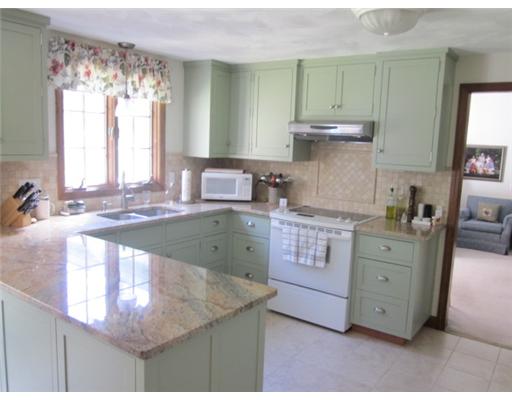 118 New Road Exeter, RI 02822 - Photo 4 of 12 Kitchen.