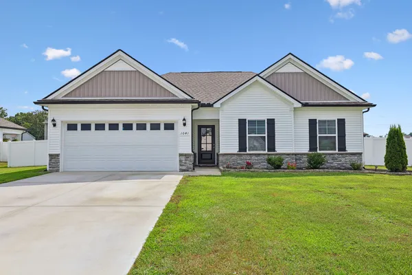 $399,999 | 1041 Hickoryridge Drive, Murfreesboro, TN 37129