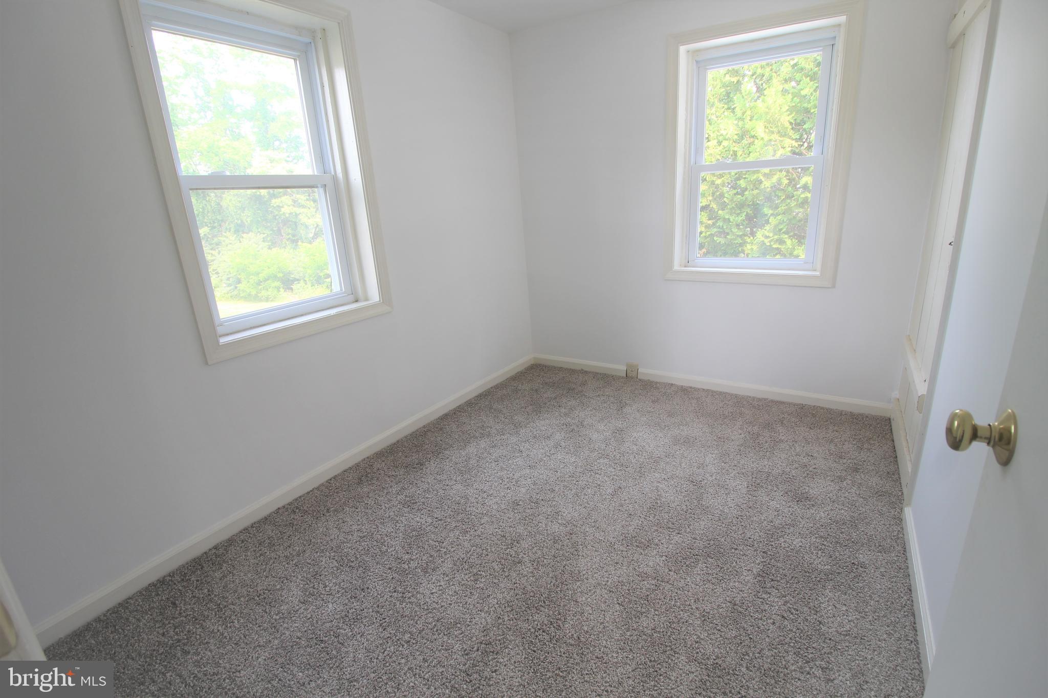535 West Church Road Ephrata, PA 17522 - Photo 10 of 12 an empty room with a window