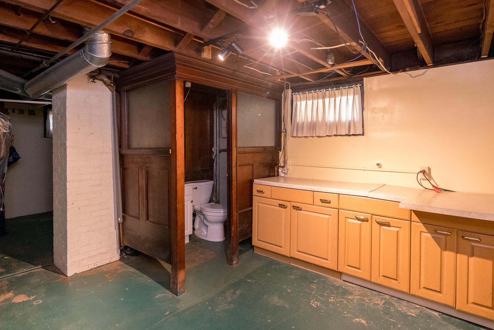 473 Tibet Road Columbus, OH 43202 - Photo 29 of 40 lower level 1/2 bath