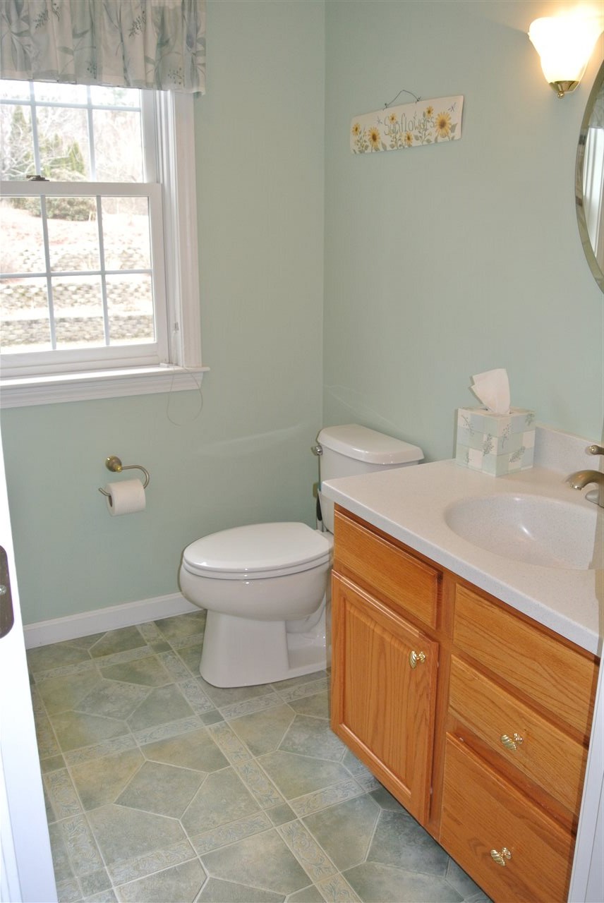 410 Mountain Road Concord, NH 03301 - Photo 10 of 14