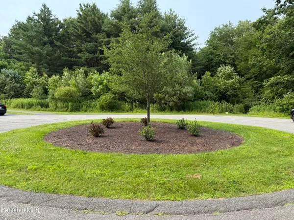 $42,000 | 39 Old Farm Lane, Pittsfield, MA 01201