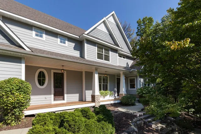 $1,100,000 | 17244 Valley Road, Eden Prairie, MN 55347