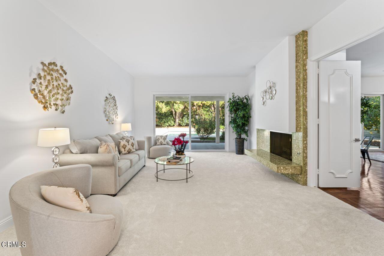 9746 Bothwell Road Northridge, CA 91324 - Photo 5 of 30 3 Living area