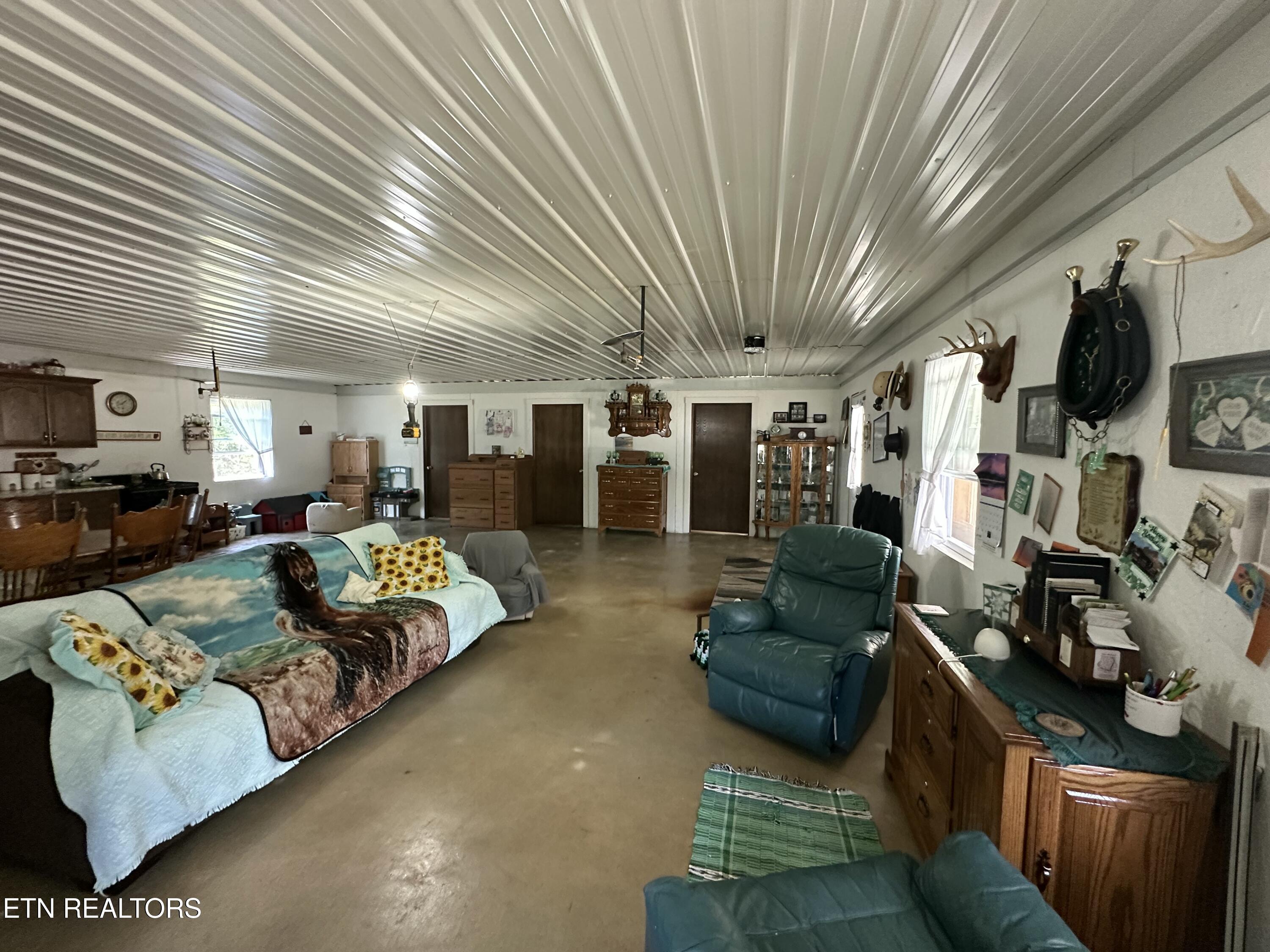1561 Coon Hollow Road Deer Lodge, TN 37726 - Photo 12 of 48 IMG_2136