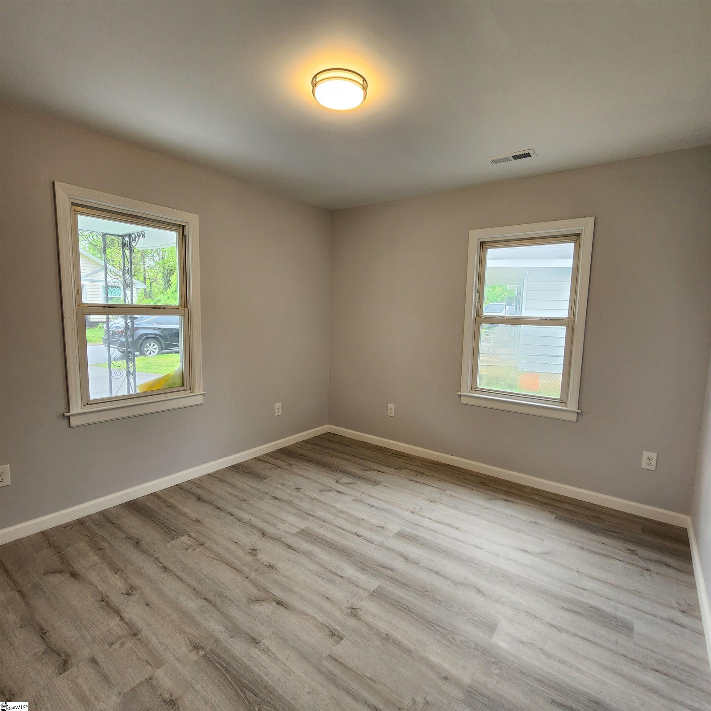107 Bennett Street Greer, SC 29651 - Photo 8 of 17 Gallery Image 8