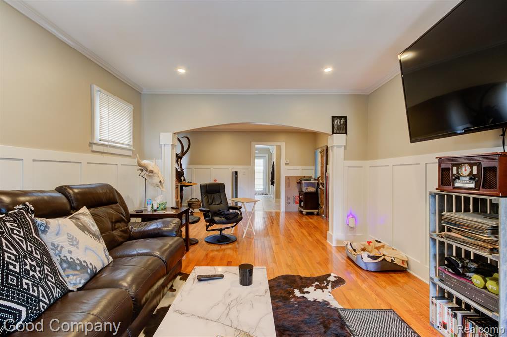 920 East Lincoln Avenue Royal Oak, MI 48067 - Photo 3 of 35