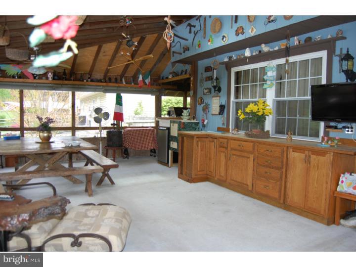 121 Morgan Road Aston, PA 19014 - Photo 17 of 25 Porch