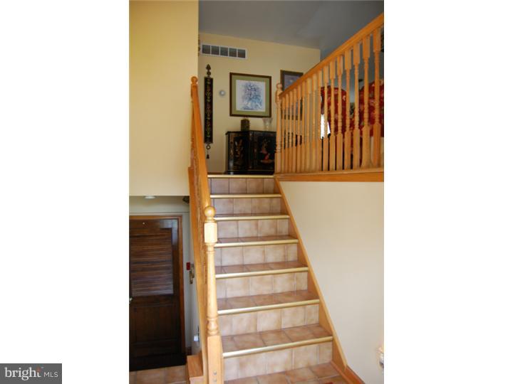 121 Morgan Road Aston, PA 19014 - Photo 3 of 25 Foyer