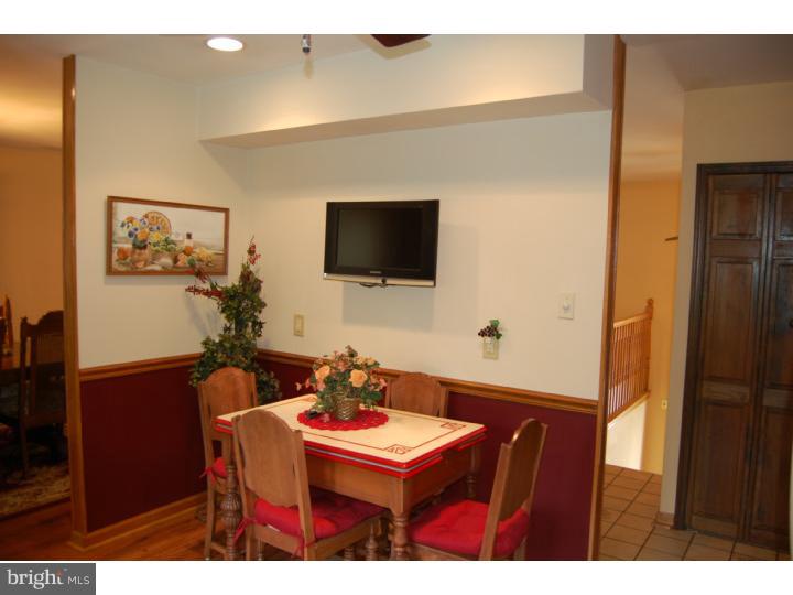 121 Morgan Road Aston, PA 19014 - Photo 10 of 25 Kitchen