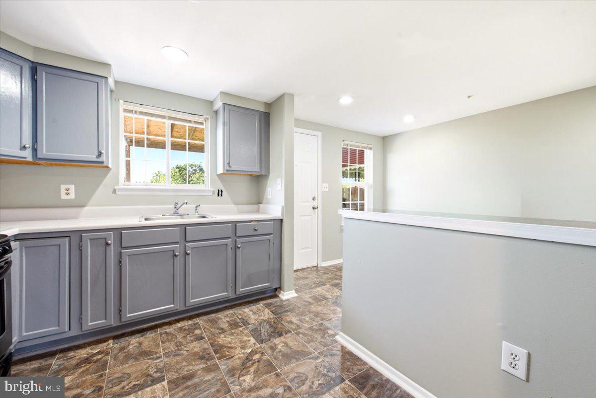 3426 Round Road Baltimore, MD 21225 - Photo 9 of 24