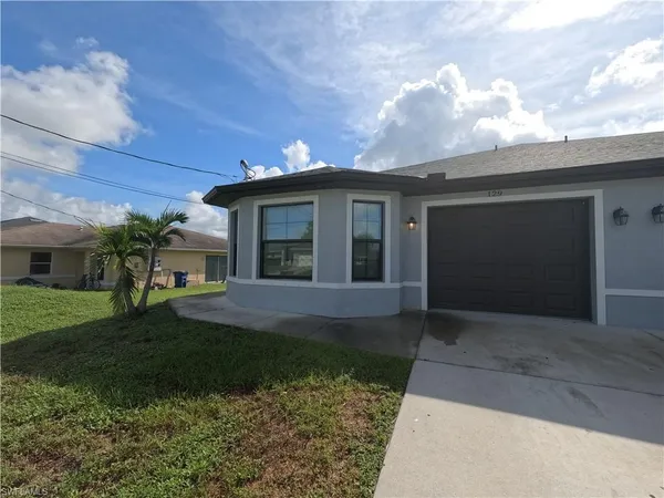 $1,700 | 131 Gilbert Avenue South, Lehigh Acres, FL 33973
