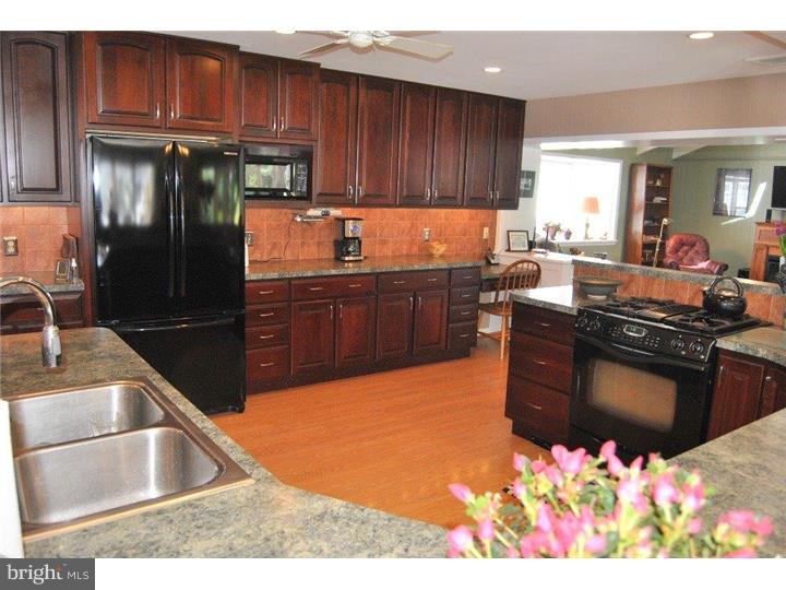 862 Hunsicker Road Telford, PA 18969 - Photo 8 of 25 Kitchen