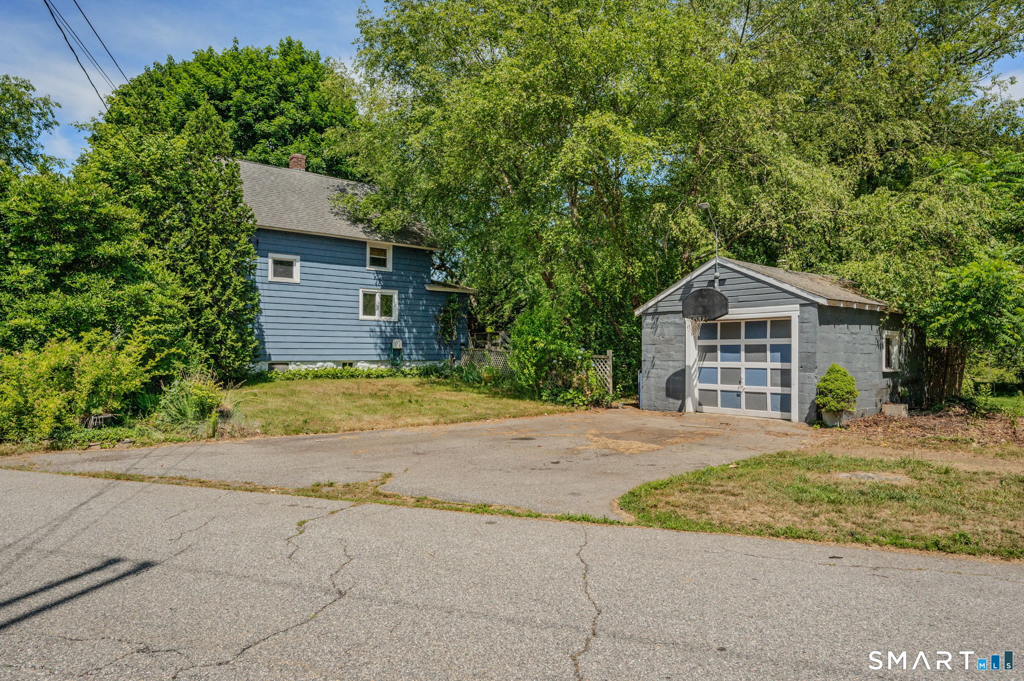 180 N Road Groton, CT 06340 - Photo 3 of 26