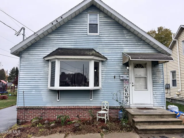 $175,000 | 237 Princetown Road, Rotterdam, NY 12306