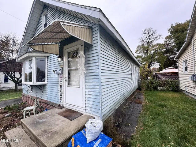 $175,000 | 237 Princetown Road, Rotterdam, NY 12306