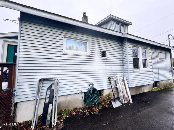 $170,000 | 237 Princetown Road, Rotterdam, NY 12306