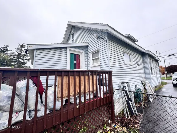 $170,000 | 237 Princetown Road, Rotterdam, NY 12306