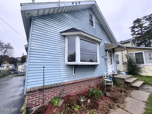 $170,000 | 237 Princetown Road, Rotterdam, NY 12306