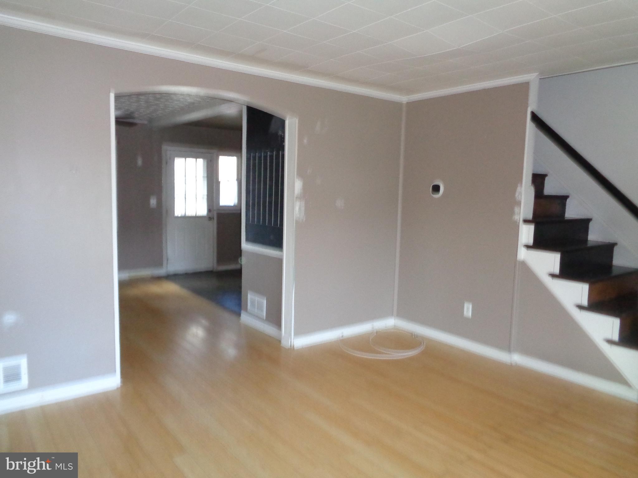 7816 Charlesmont Road Baltimore, MD 21222 - Photo 2 of 10 Living Room