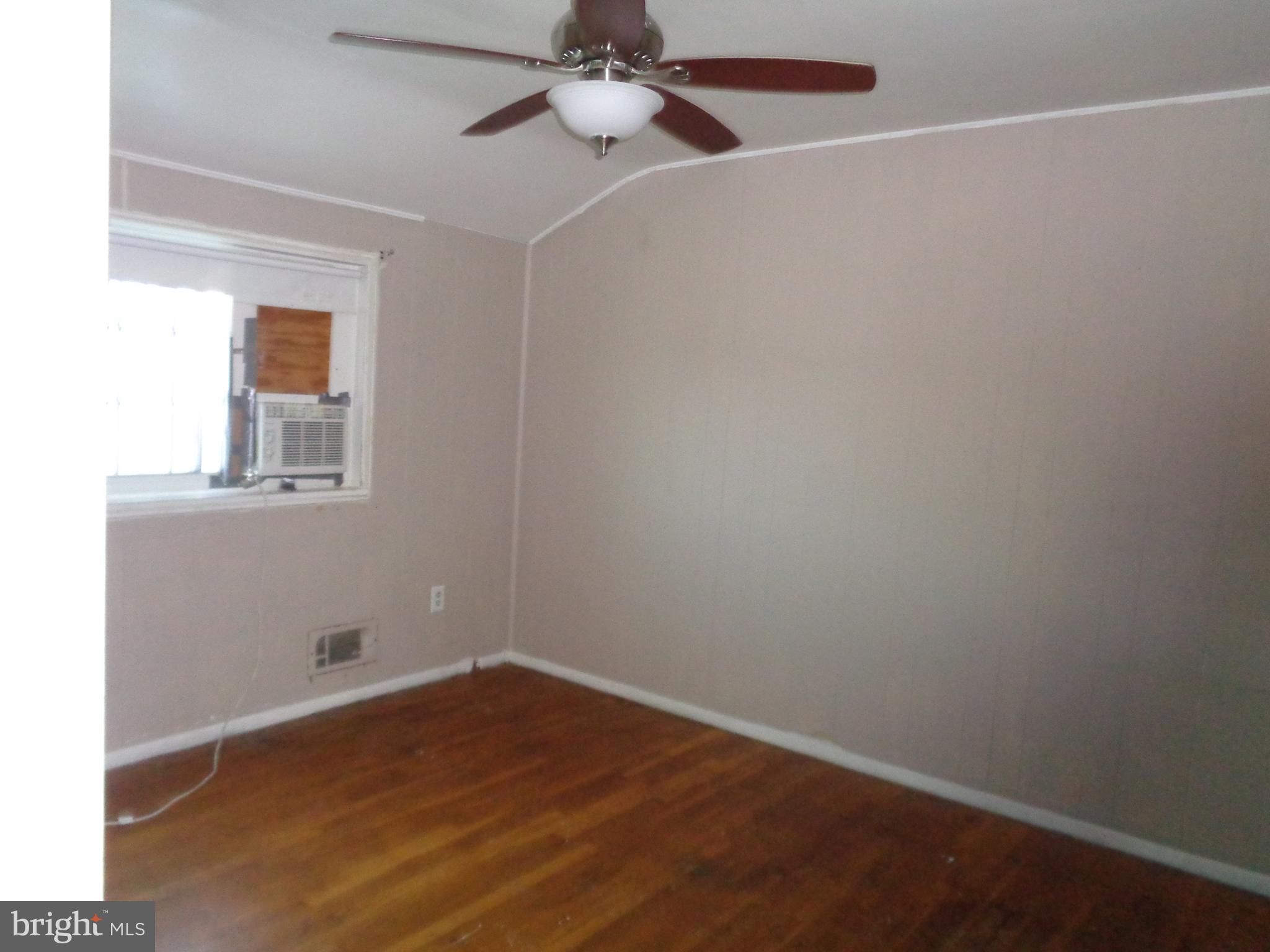 7816 Charlesmont Road Baltimore, MD 21222 - Photo 6 of 10