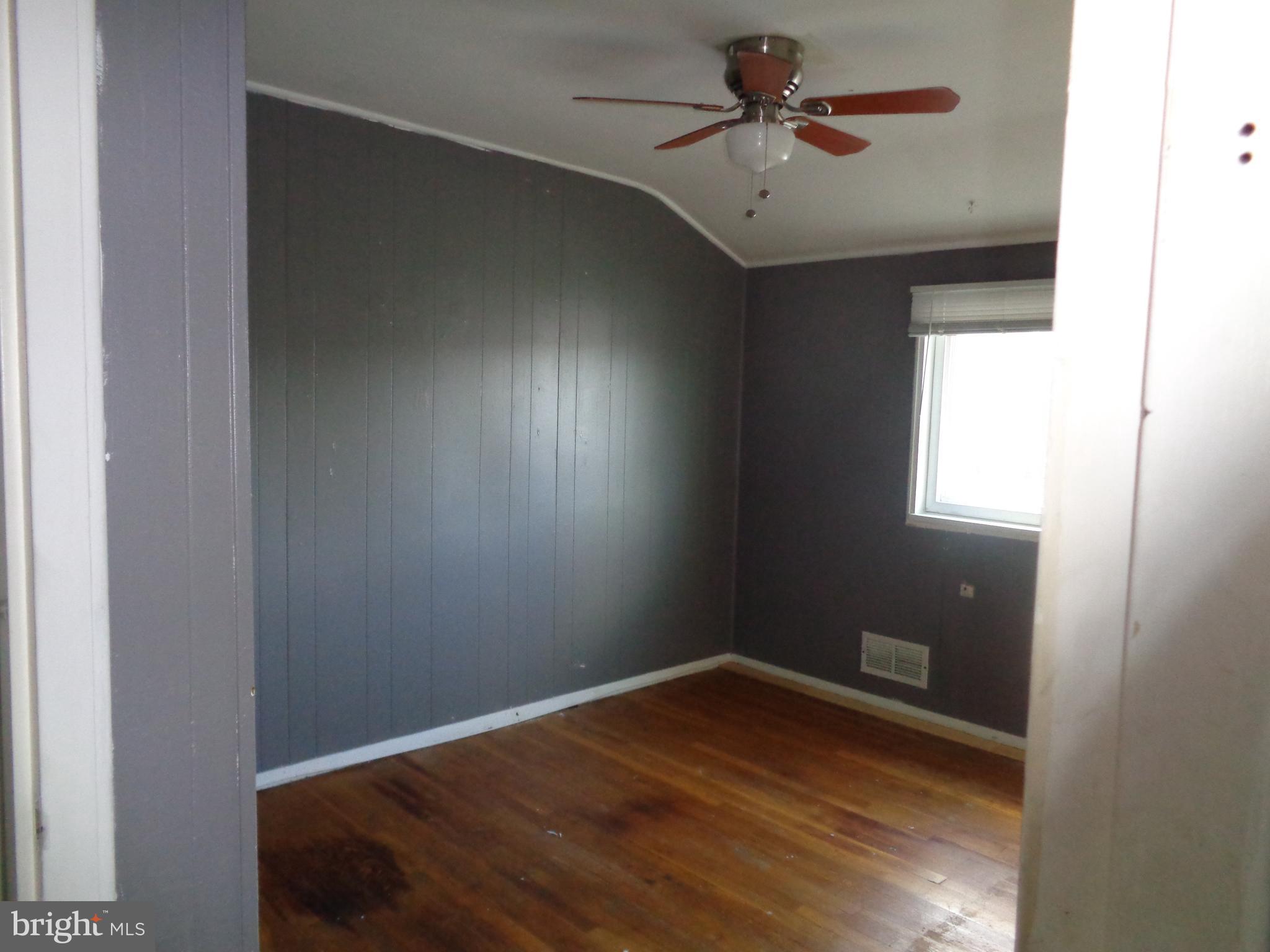 7816 Charlesmont Road Baltimore, MD 21222 - Photo 7 of 10