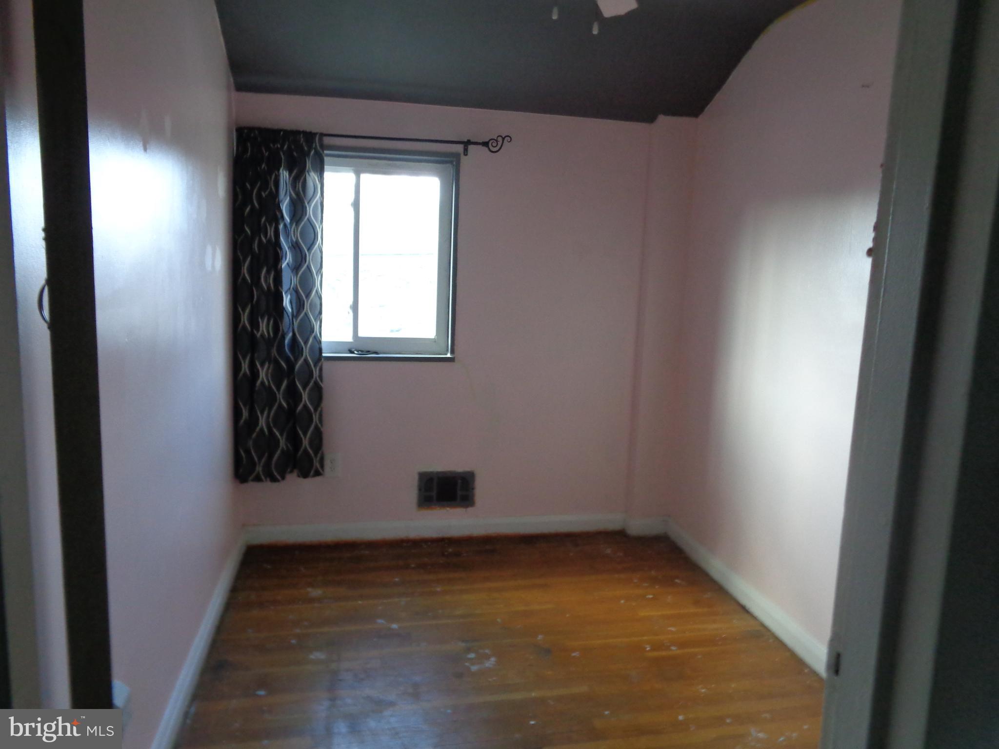 7816 Charlesmont Road Baltimore, MD 21222 - Photo 8 of 10