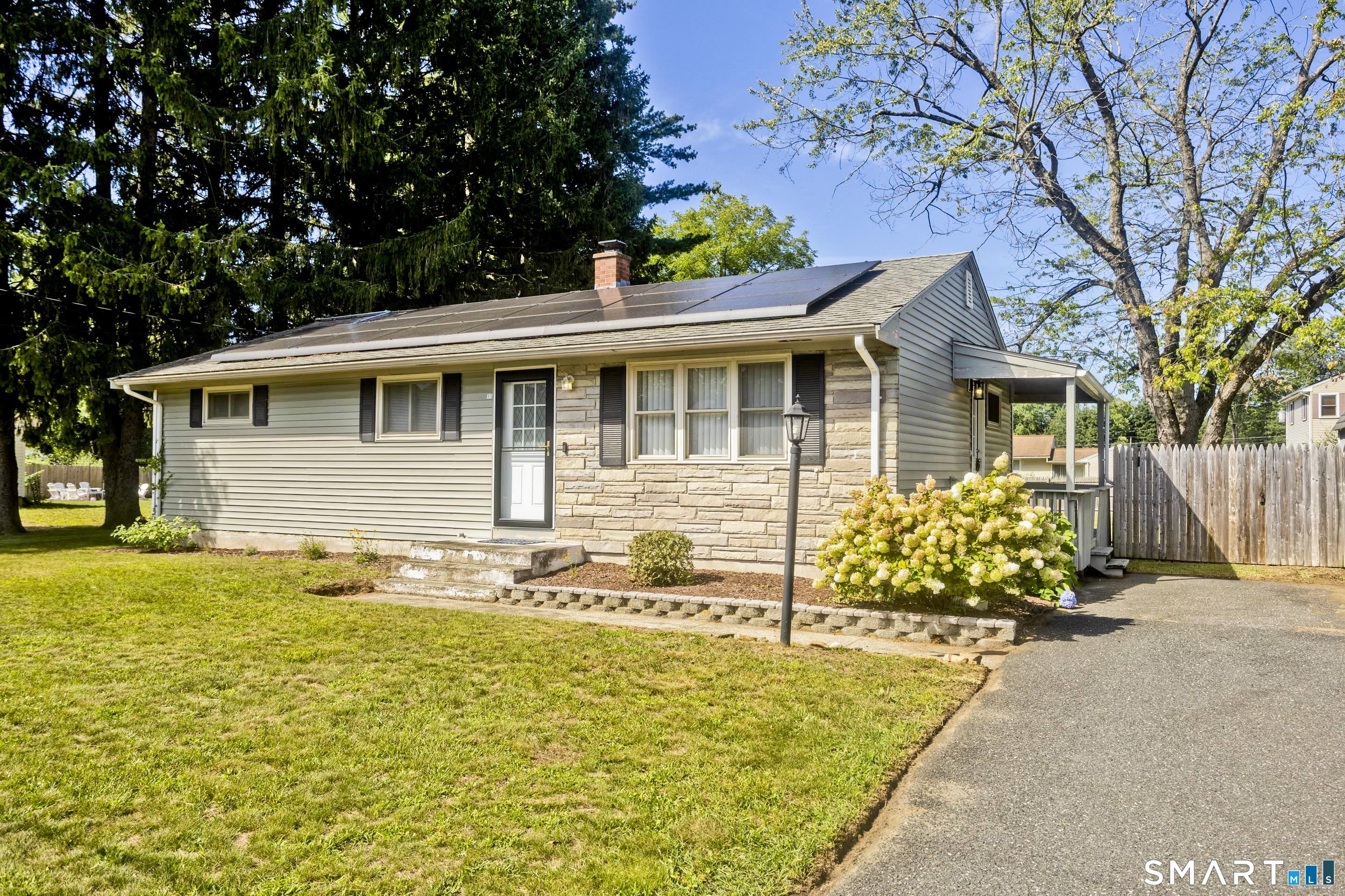 11 Harvest Road Enfield, CT 06082 - Photo 2 of 37 Gallery Image 2