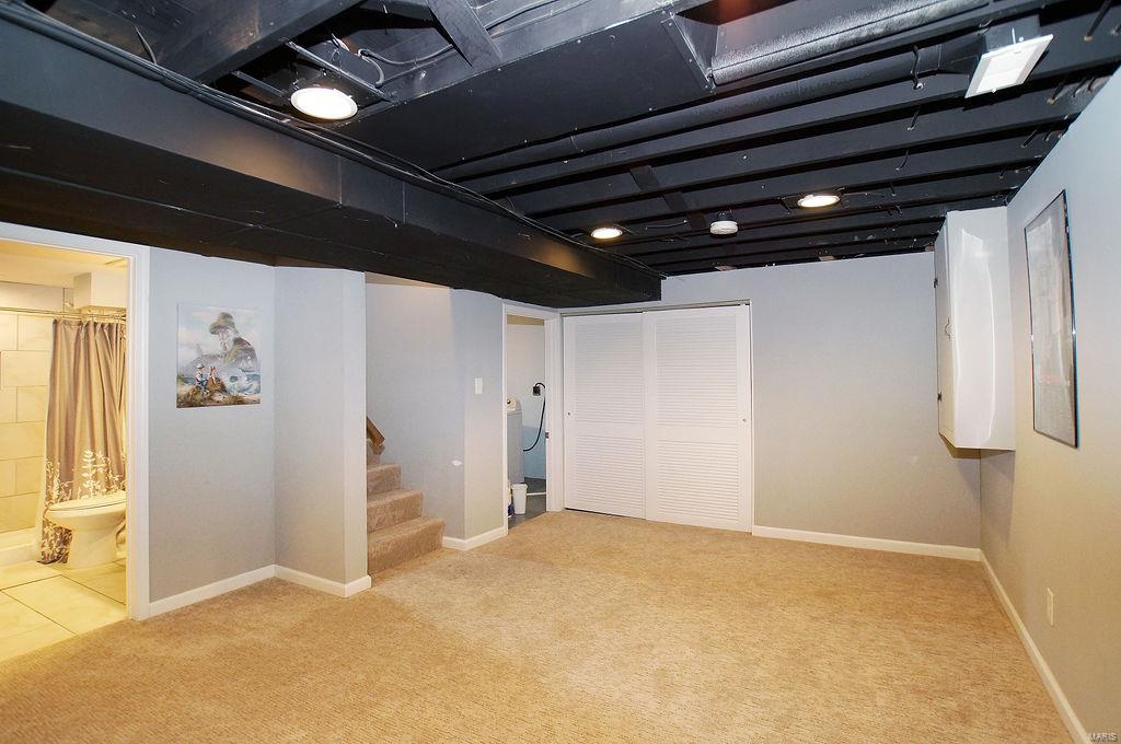 9505 Ridge Avenue Overland, MO 63114 - Photo 14 of 31 Gallery Image 14