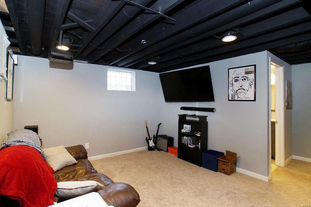 9505 Ridge Avenue Overland, MO 63114 - Photo 18 of 31 Gallery Image 18
