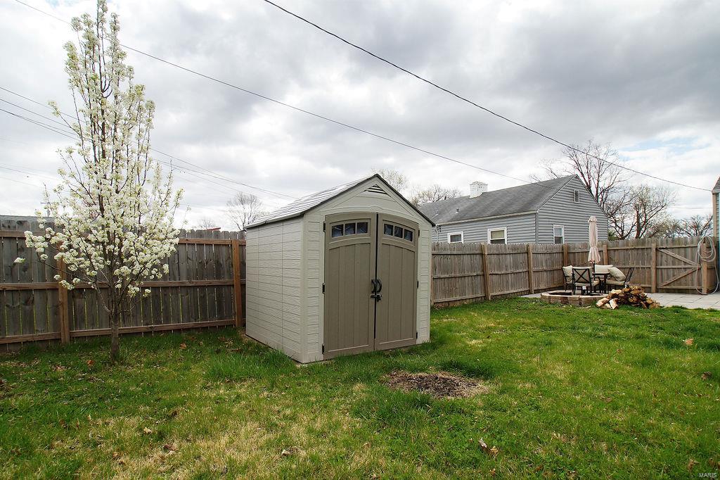 9505 Ridge Avenue Overland, MO 63114 - Photo 23 of 31 Gallery Image 23