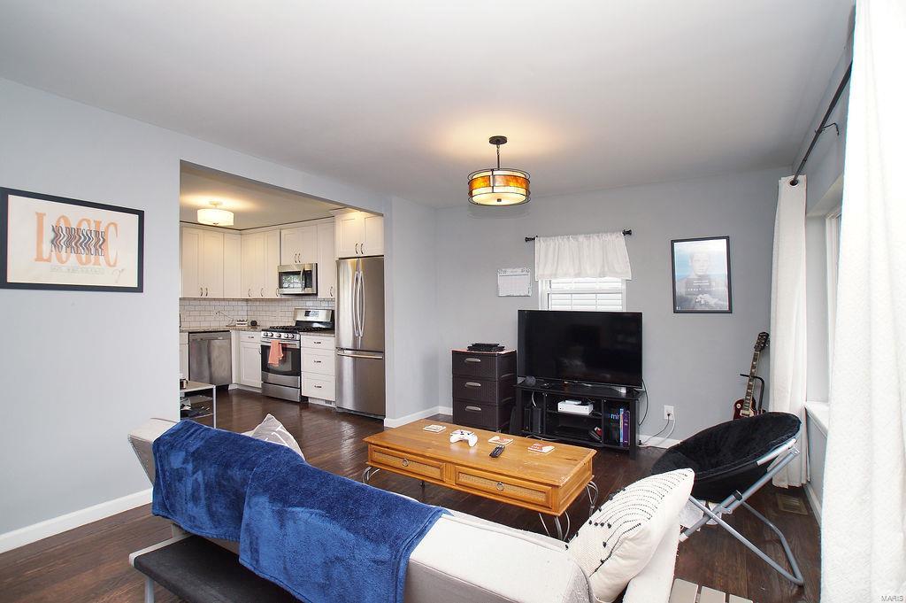 9505 Ridge Avenue Overland, MO 63114 - Photo 5 of 31 Gallery Image 5