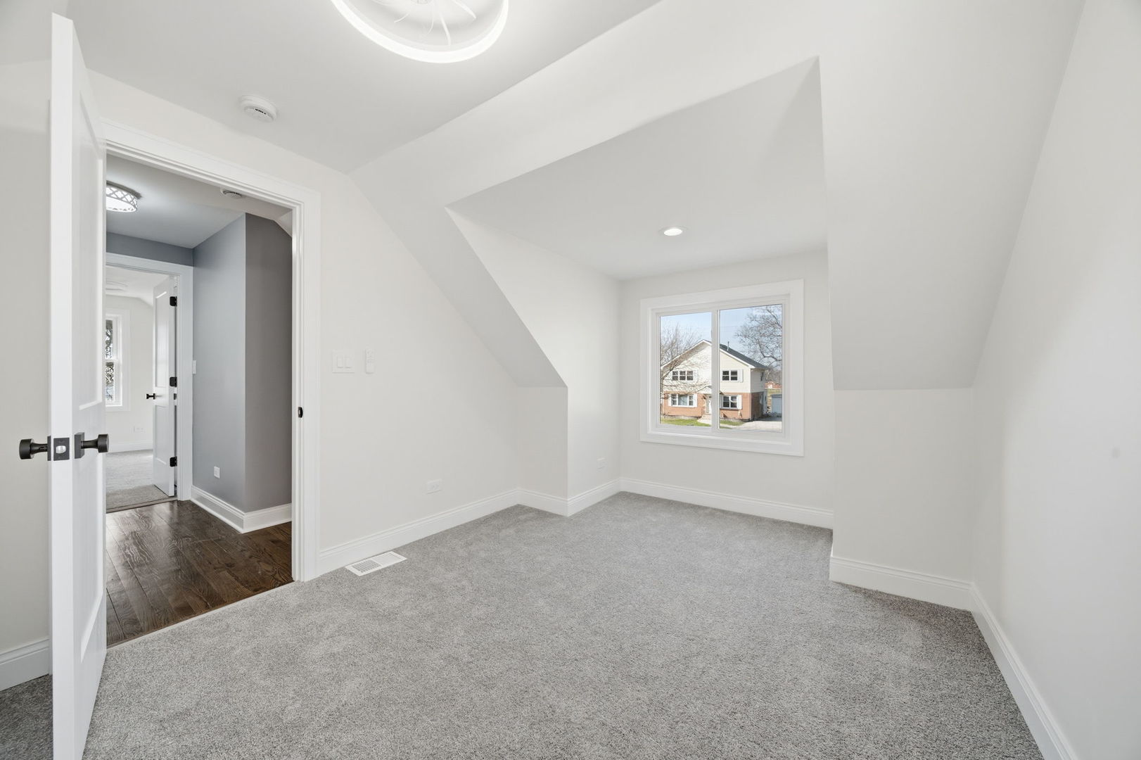 7851 Suburban Lane Bridgeview, IL 60455 - Photo 31 of 50