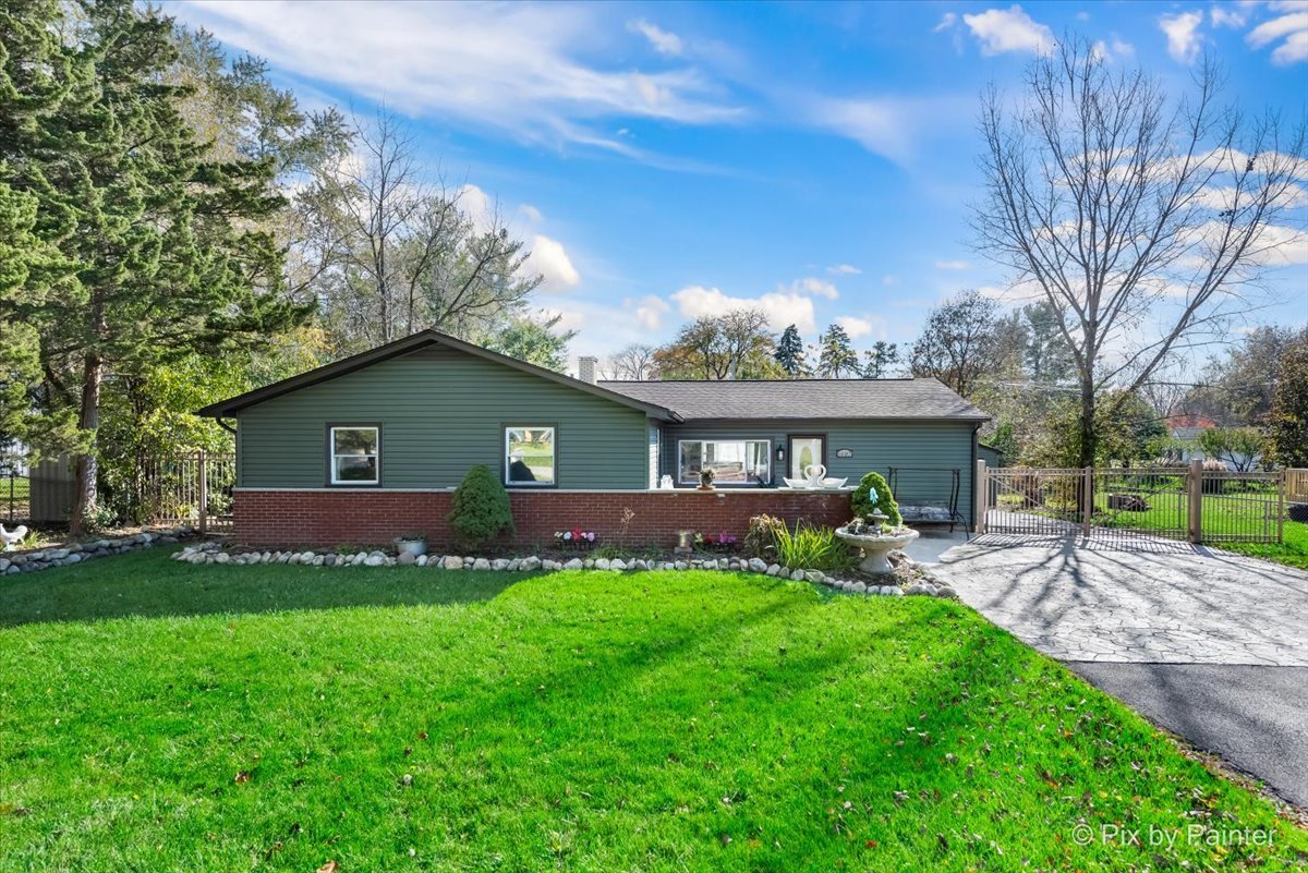 1407 Plainview Road Carpentersville, IL 60110 - Photo 1 of 30 Gallery Image 1