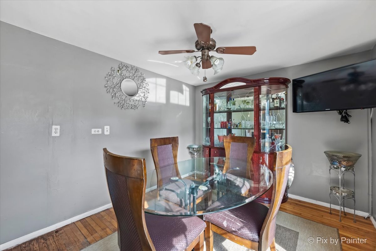 1407 Plainview Road Carpentersville, IL 60110 - Photo 11 of 30 Gallery Image 11