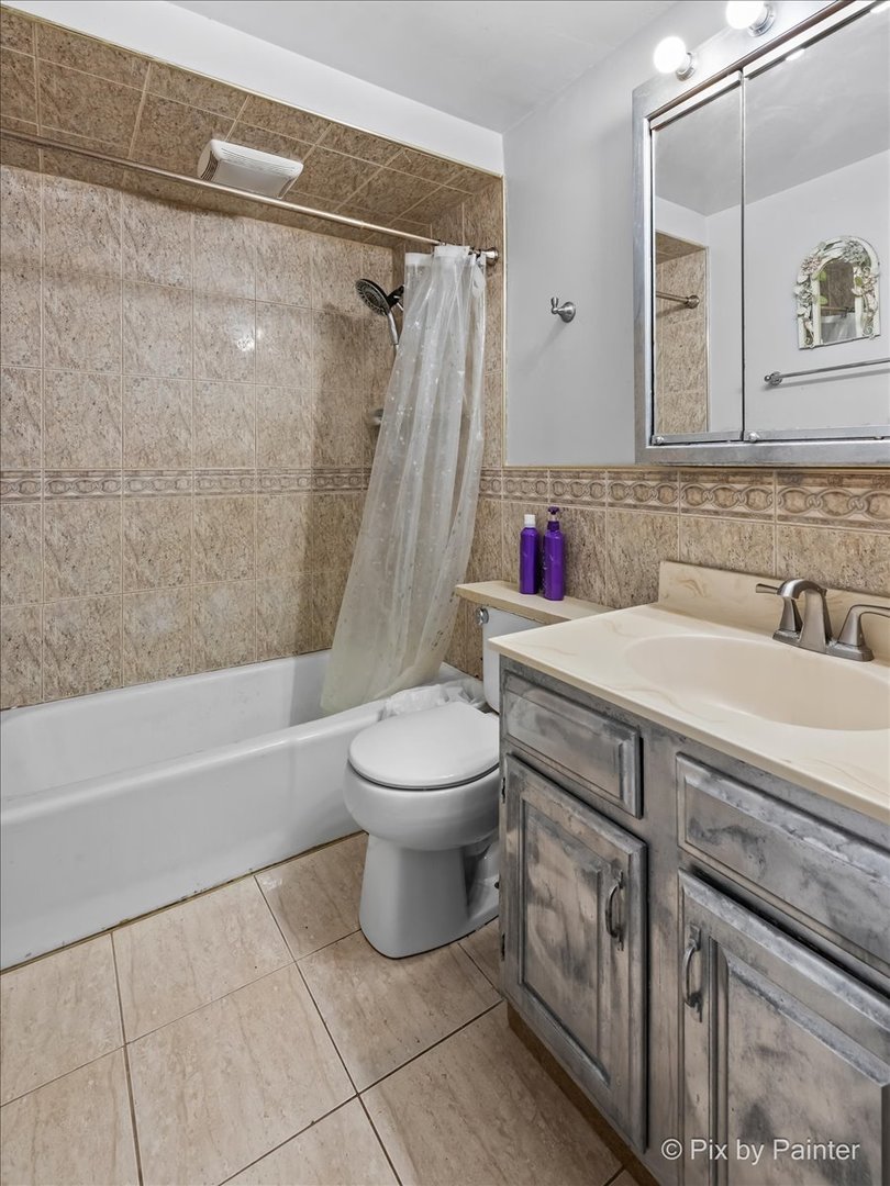 1407 Plainview Road Carpentersville, IL 60110 - Photo 14 of 30 Gallery Image 14