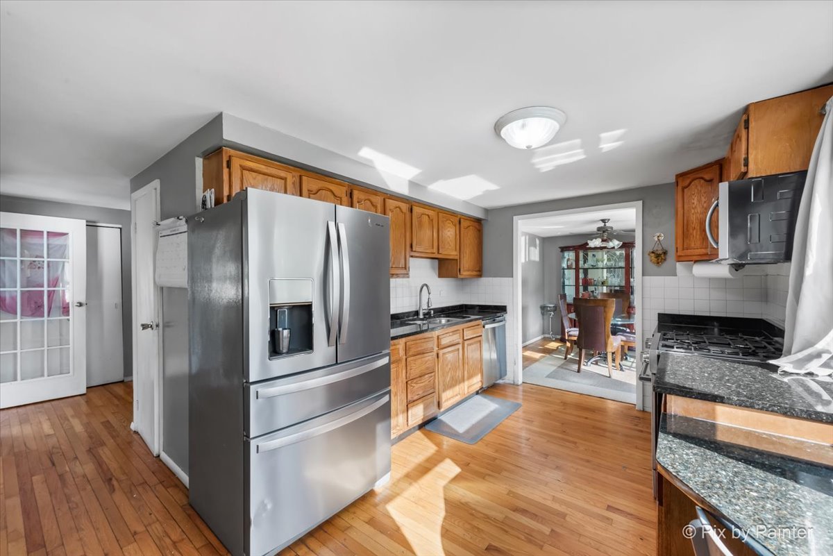 1407 Plainview Road Carpentersville, IL 60110 - Photo 8 of 30 Gallery Image 8