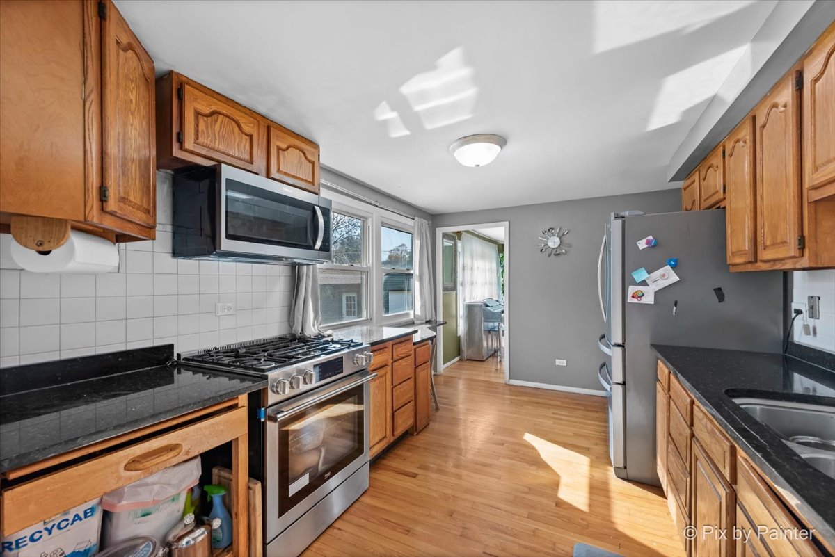 1407 Plainview Road Carpentersville, IL 60110 - Photo 10 of 30 Gallery Image 10