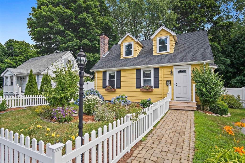 13 Curtis Road Woburn, MA 01801 - Photo 1 of 34 Gallery Image 1