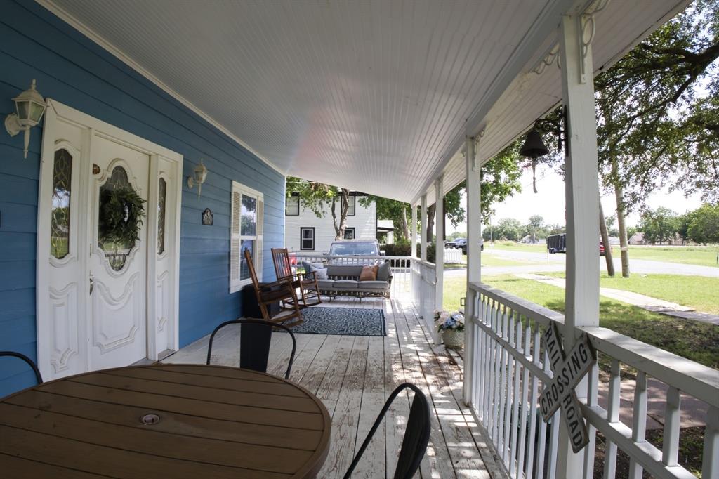 379 South John Douglas Road Van Alstyne, TX 75495 - Photo 5 of 40