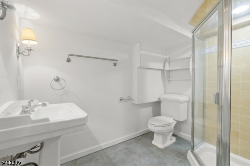 72 Meadowbrook Road Short Hills, NJ 07078 - Photo 13 of 19