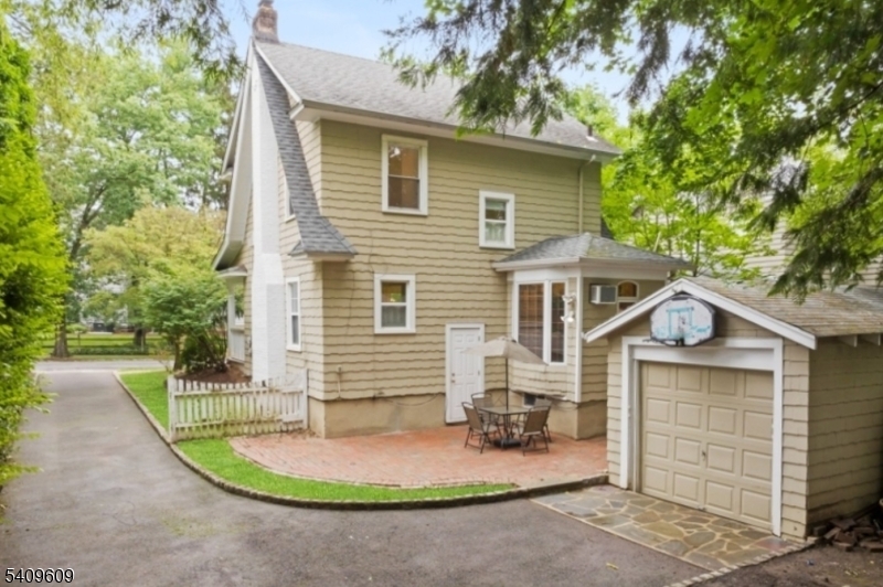 72 Meadowbrook Road Short Hills, NJ 07078 - Photo 18 of 19