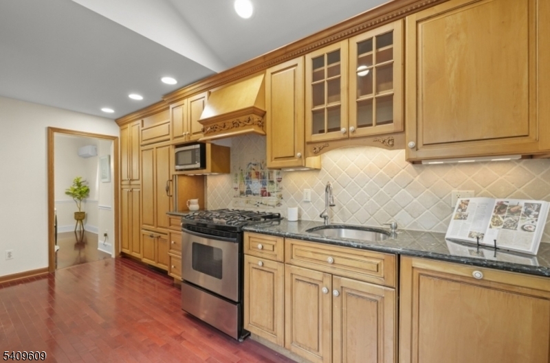 72 Meadowbrook Road Short Hills, NJ 07078 - Photo 5 of 19