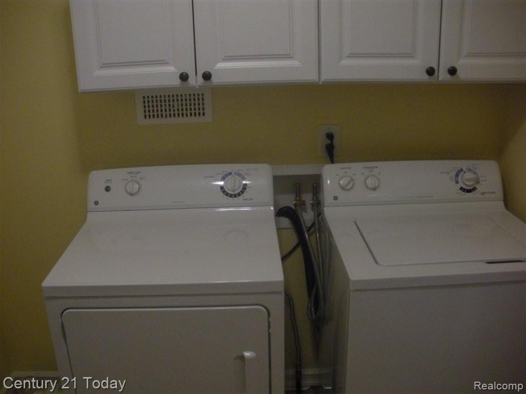 23227 Farmington Road Farmington, MI 48336 - Photo 7 of 18 First Fl Laundry.jpg