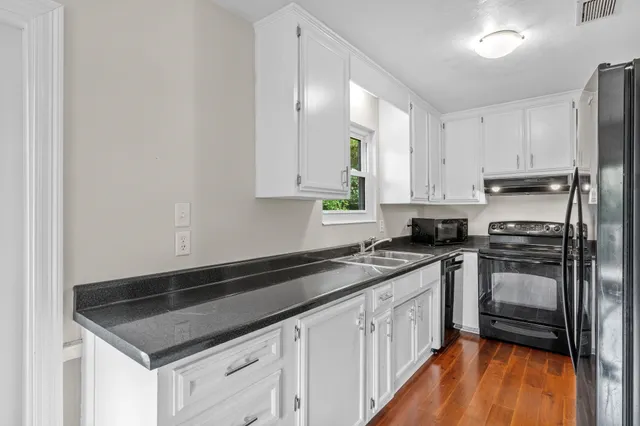 $445,000 | 2002 Trescott Drive, Tallahassee, FL 32308